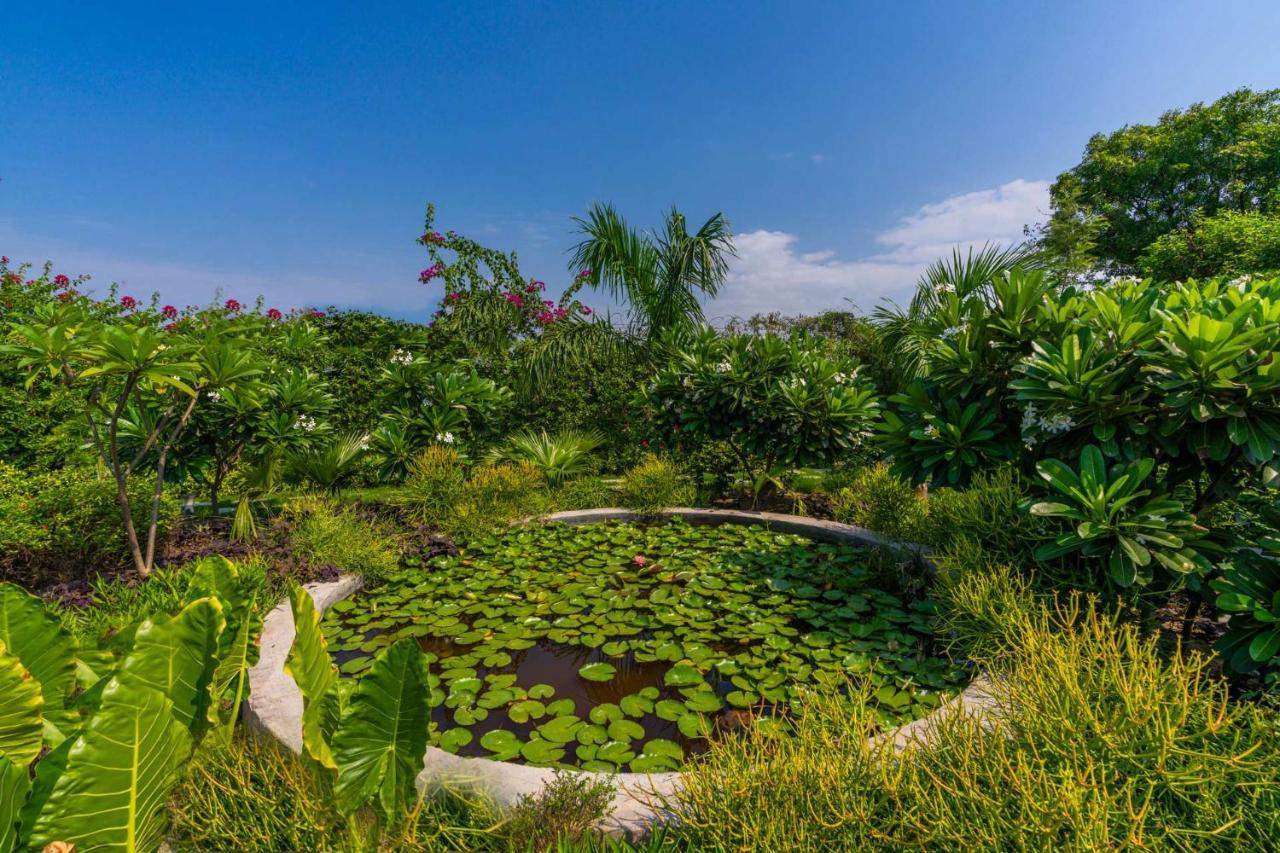 Stayvista'S Anantam - Luxury 4Br Villa With Huge Swimming Pool In Delhi New Delhi Exterior photo