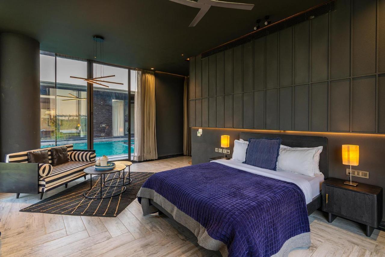 Stayvista'S Anantam - Luxury 4Br Villa With Huge Swimming Pool In Delhi New Delhi Exterior photo